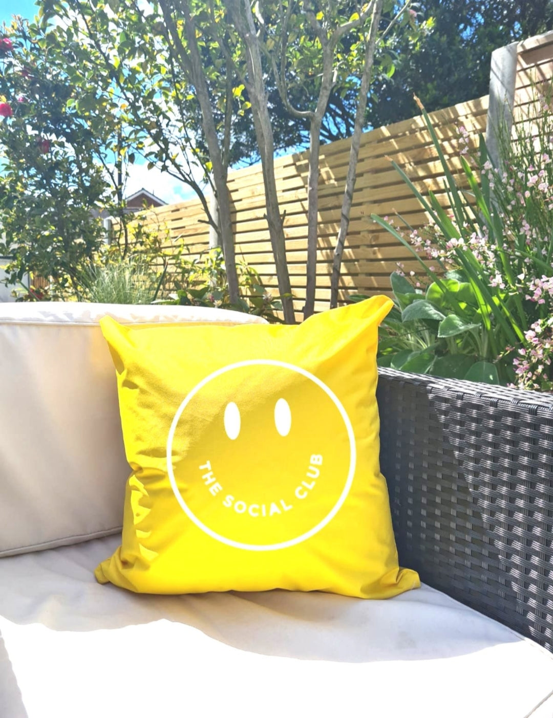 Yellow & White Xtra-Happy water resistant Cushion